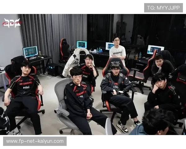 JDG调整新版训练内容，教练组强调运营细节