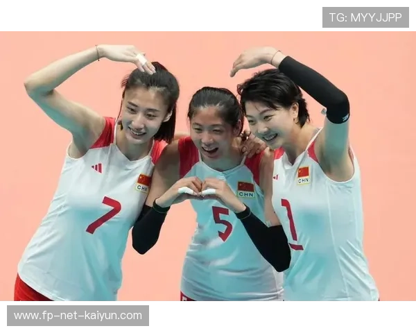 中国女排调整攻展现强势得分，力争再创辉煌