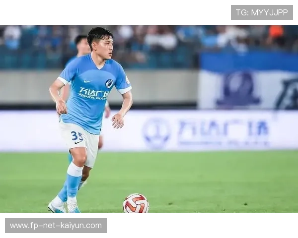 大连英博王禹前场传切配合制造射门机会——以节奏与默契点亮进攻胜景