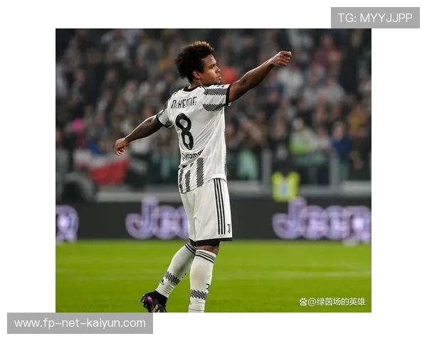 尤文麦肯尼巧妙挑射命中